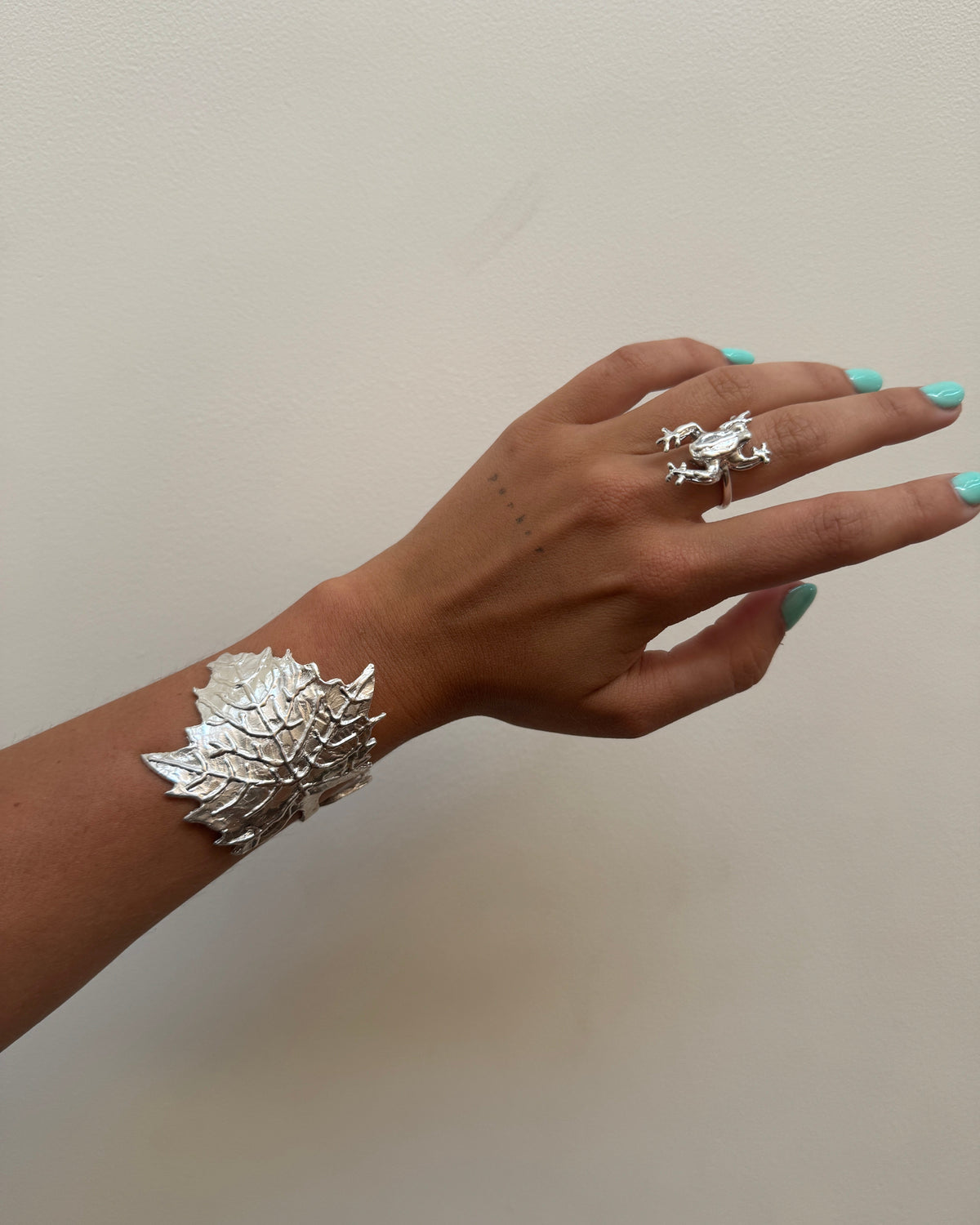 The Dancing Frog Ring
